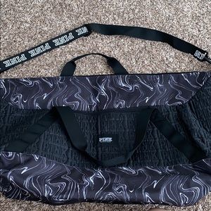✨Cute marble PINK duffle bag✨
